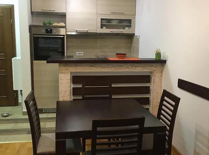 Nora * 兹拉蒂博尔